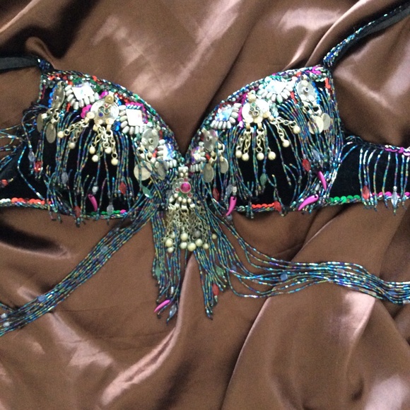 Tribaret Bella - 6 piece professional bellydance costume - Multi on Black Velvet - Picture 13 of 14